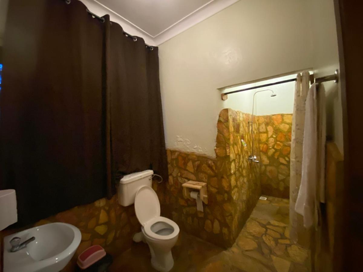 Afro Smile Hotel & Guest House - Jinja Extérieur photo