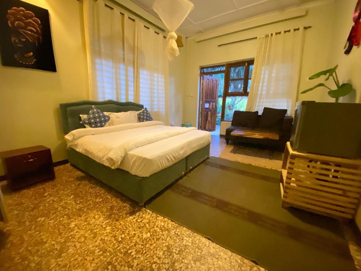 Afro Smile Hotel & Guest House - Jinja Extérieur photo