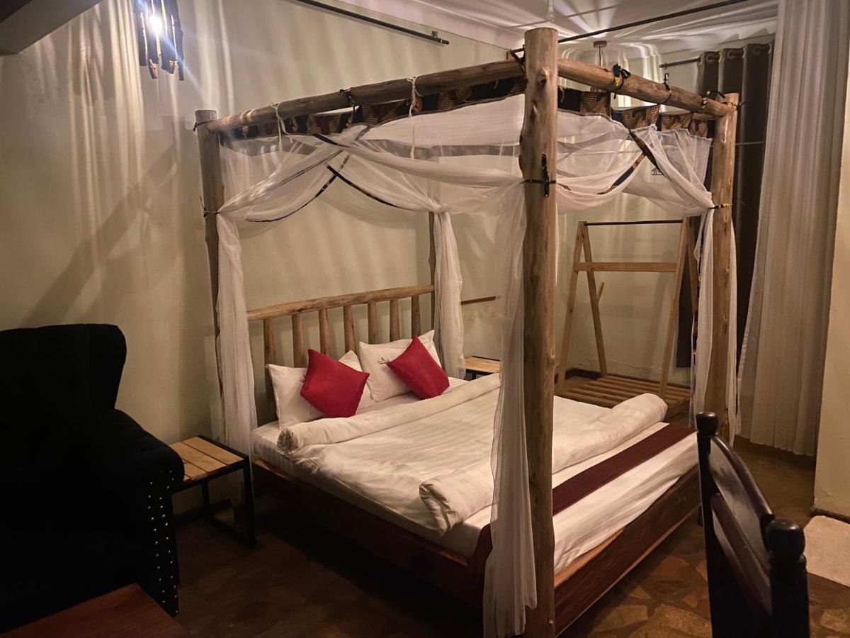 Afro Smile Hotel & Guest House - Jinja Extérieur photo