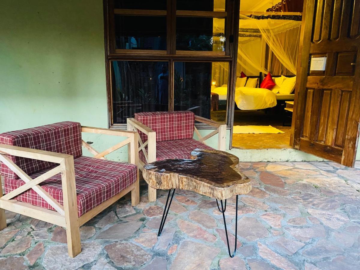 Afro Smile Hotel & Guest House - Jinja Extérieur photo
