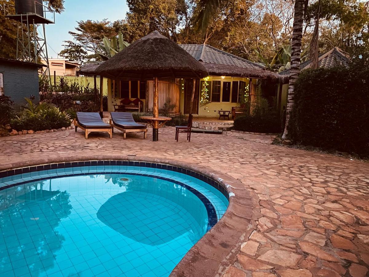 Afro Smile Hotel & Guest House - Jinja Extérieur photo