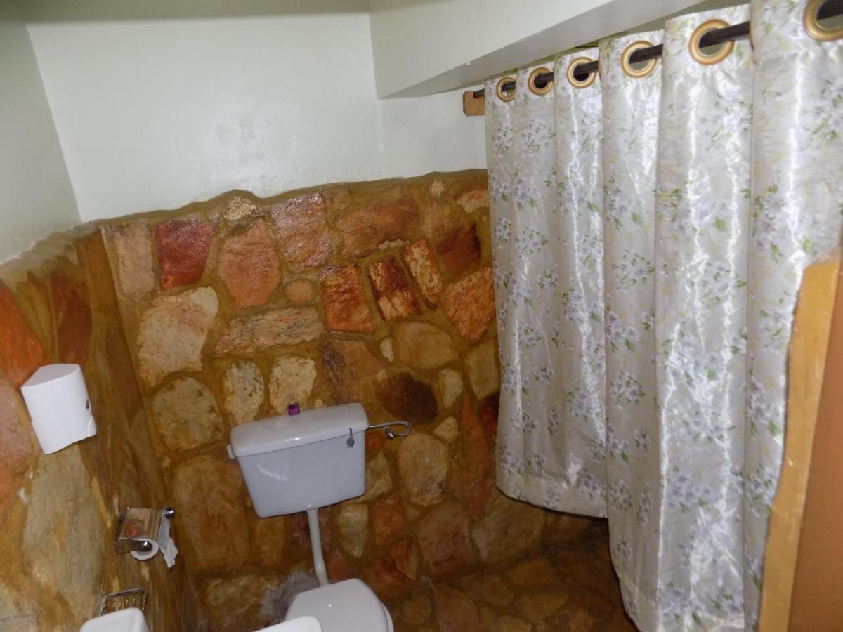 Afro Smile Hotel & Guest House - Jinja Extérieur photo