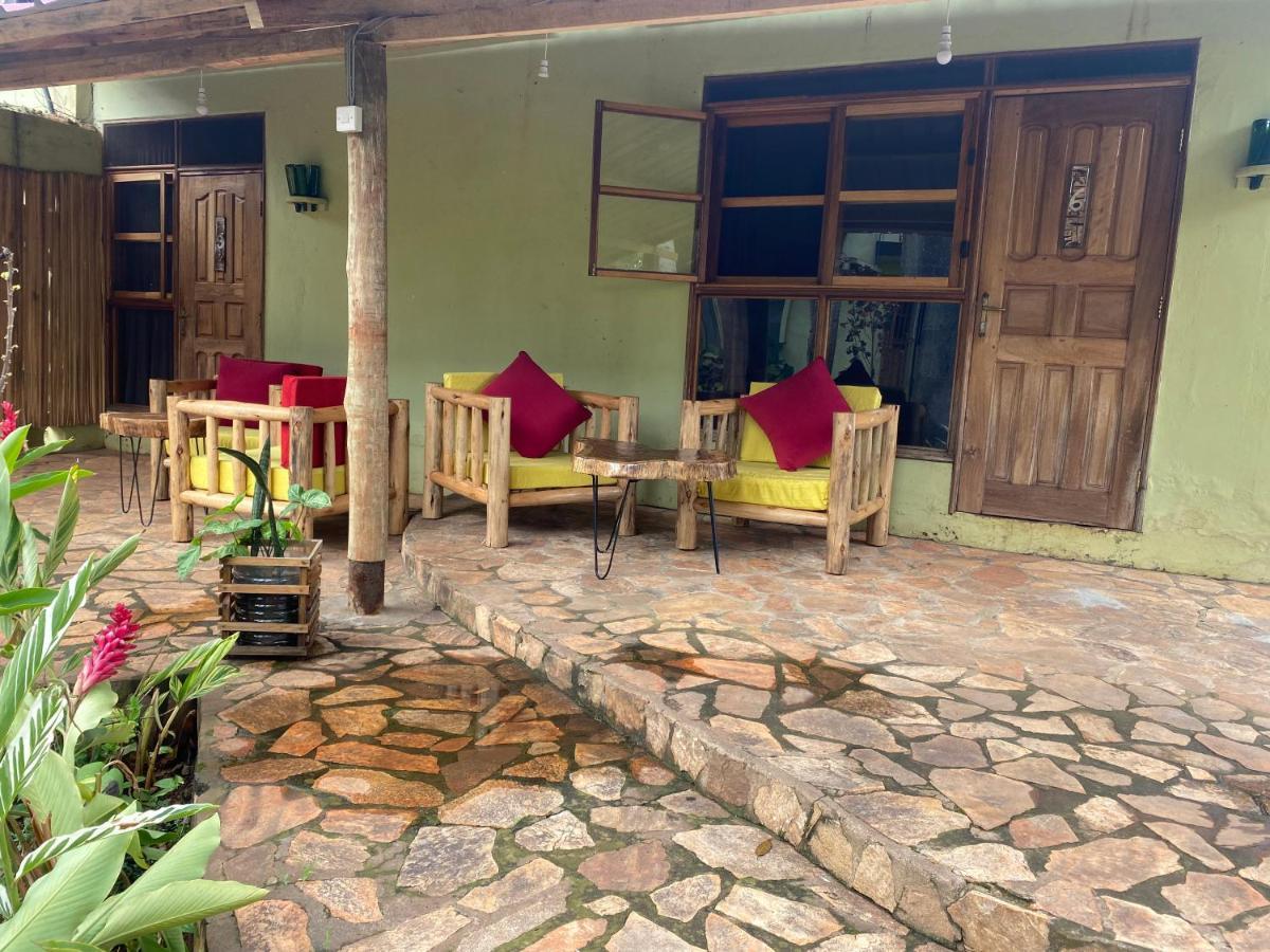 Afro Smile Hotel & Guest House - Jinja Extérieur photo